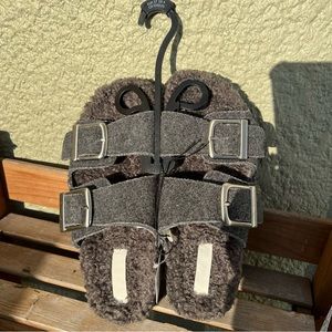 H&M fluffy slides